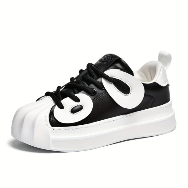 sports shoes