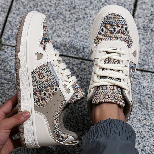 Sports Shoes