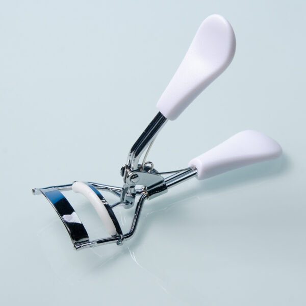 Eyelash curler