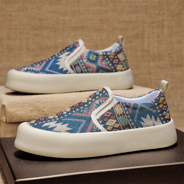 Sports Shoes