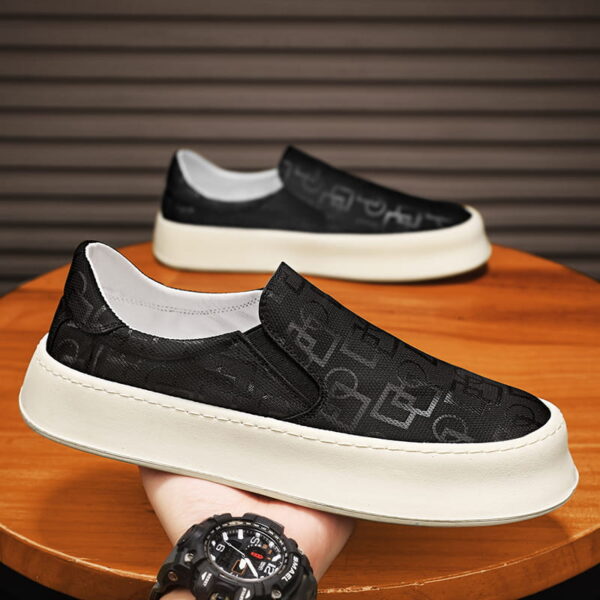 Sports Shoes