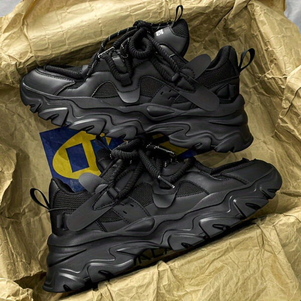 sports shoes