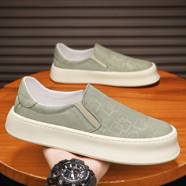 Sports Shoes