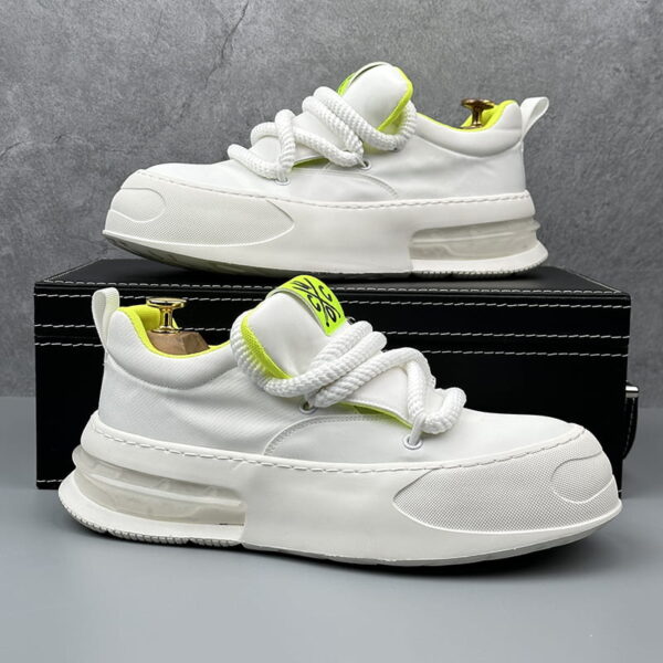 Sports Shoes