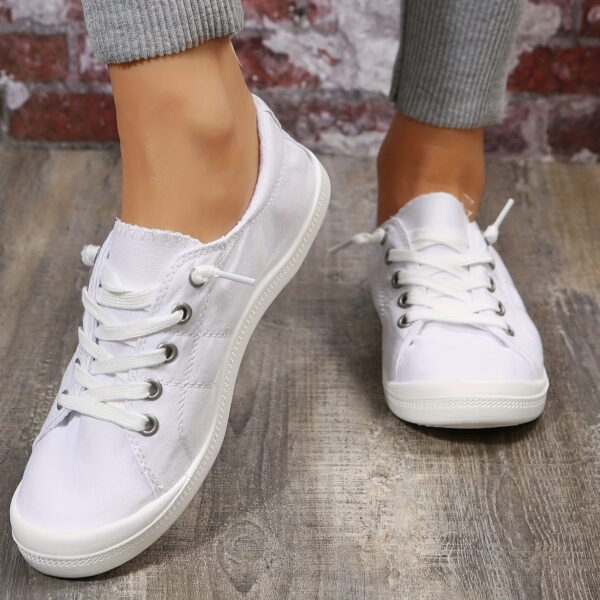 Sports Shoes