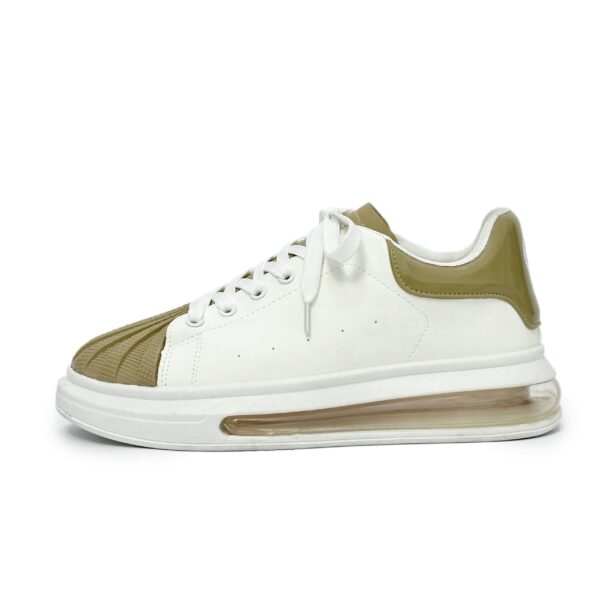 sports shoes