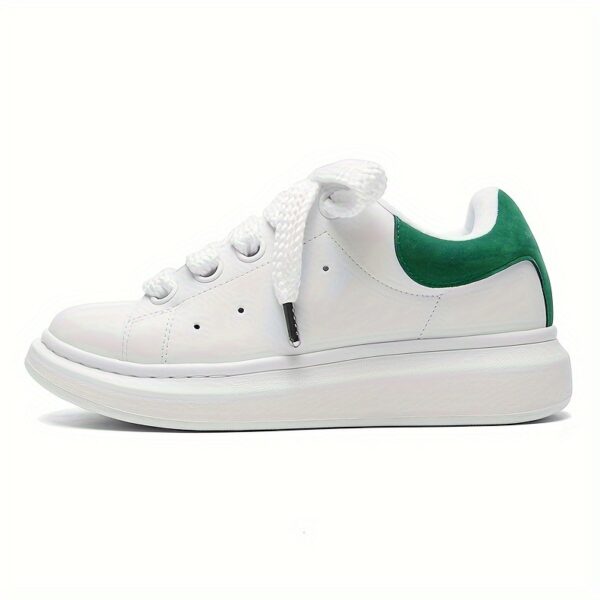 sports shoes