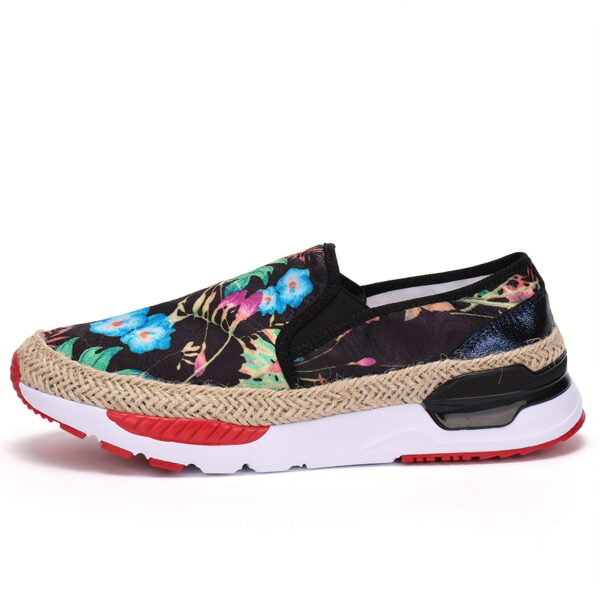 sports shoes