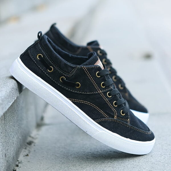 sports shoes