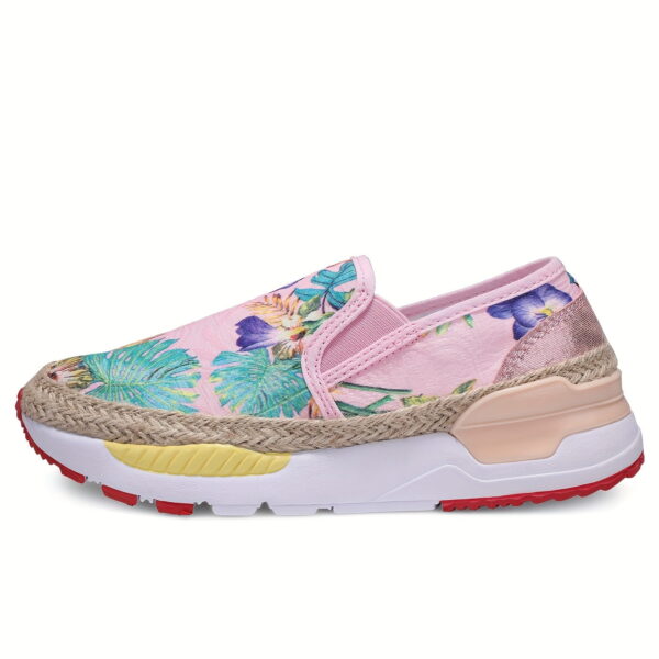sports shoes