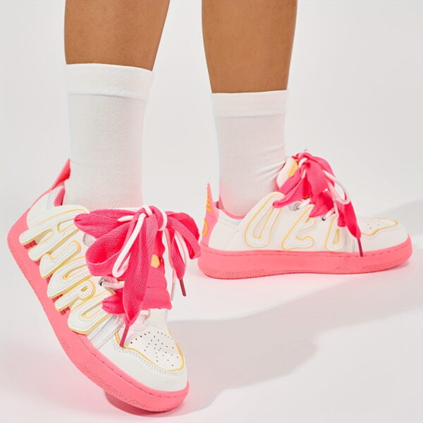 Sports Shoes