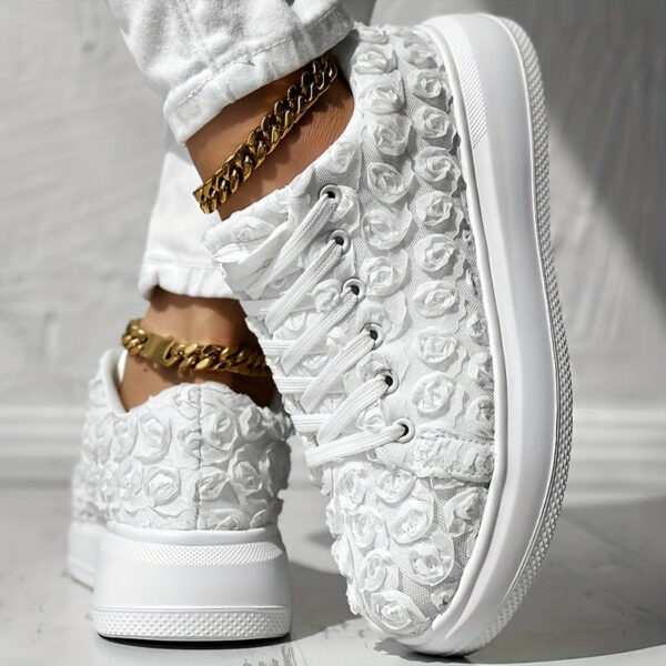 Sports Shoes