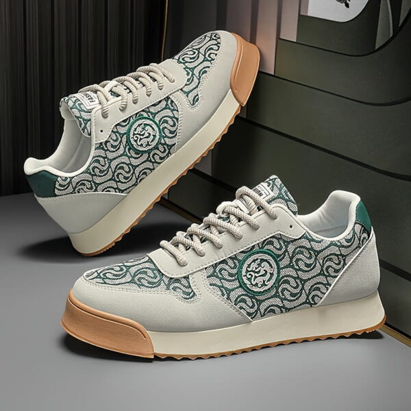 sports shoes