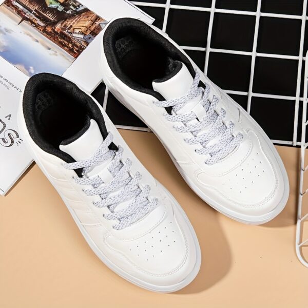 Sports Shoes