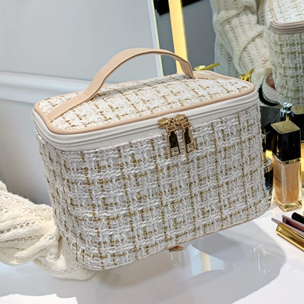 Cosmetic bag