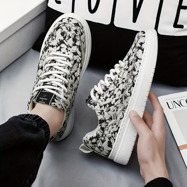 Sports Shoes