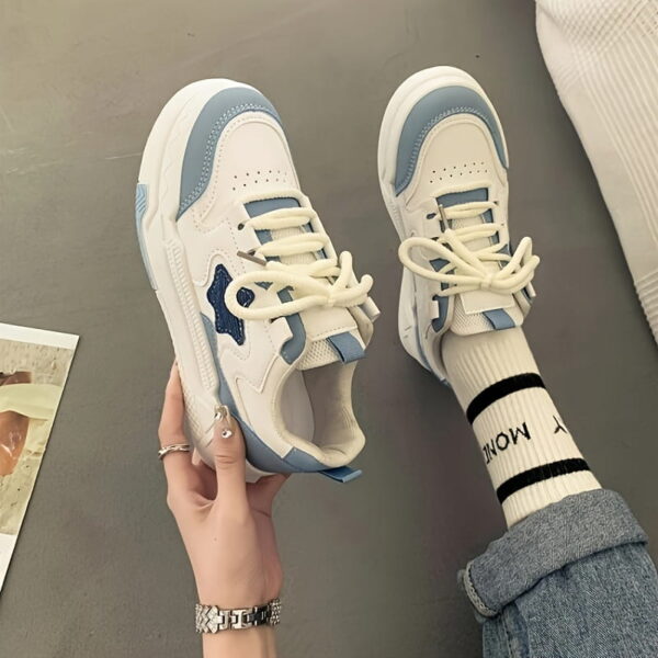 Sports Shoes