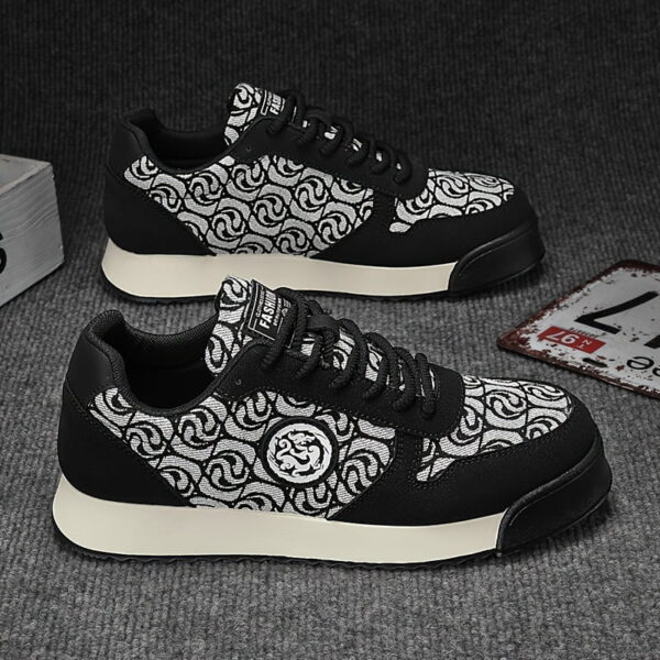 sports shoes