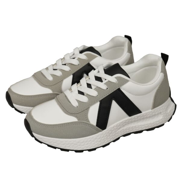 sports shoes