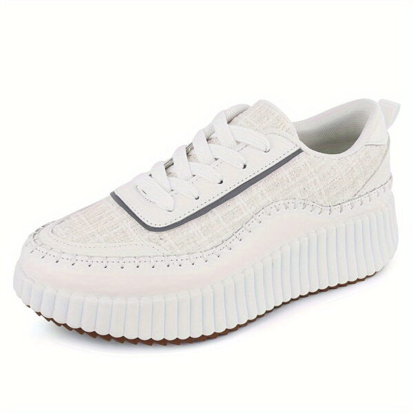 sports shoes