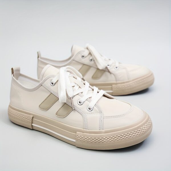 Sports Shoes
