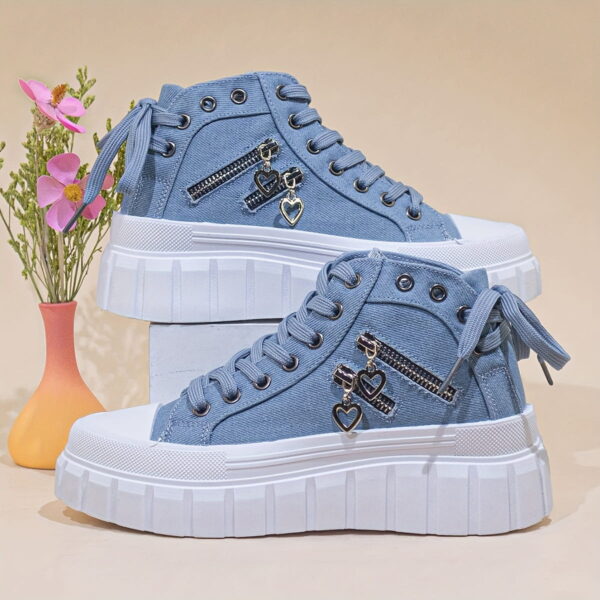 Sports Shoes