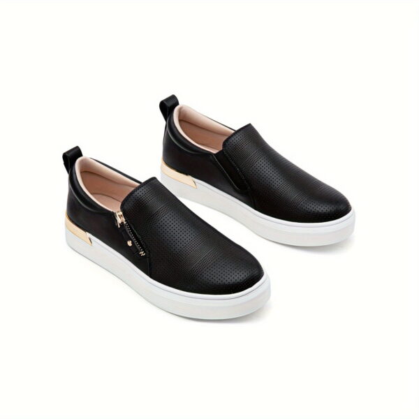 sports shoes