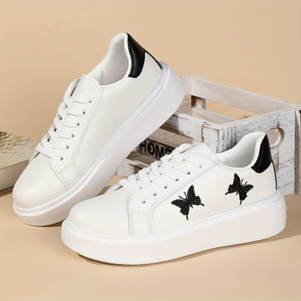 Sports Shoes