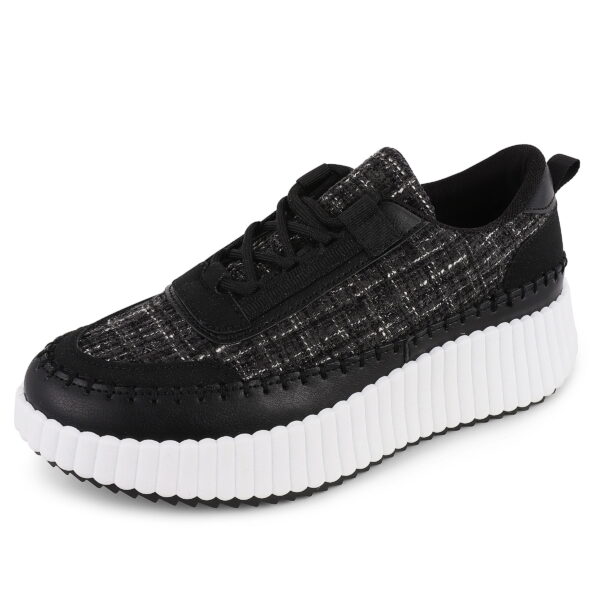 sports shoes