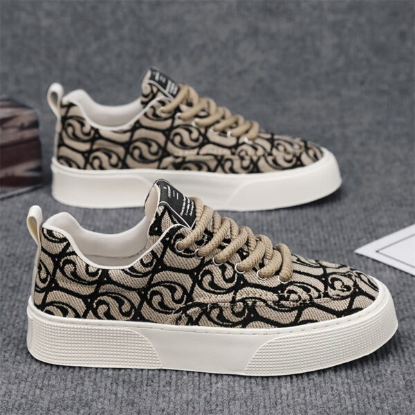 sports shoes