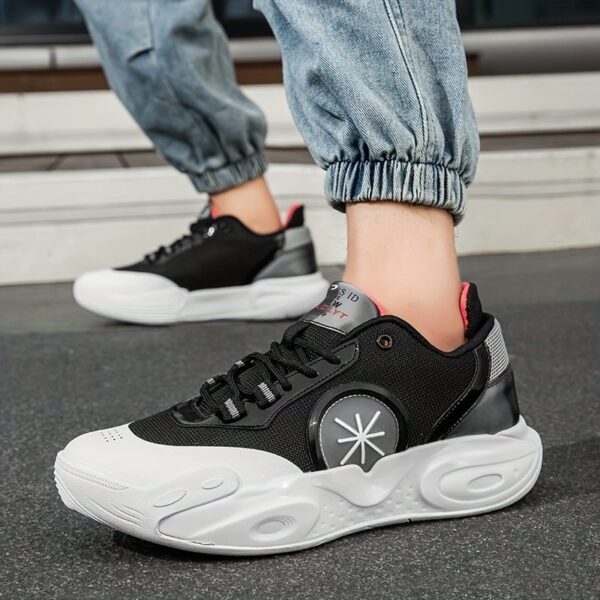 Sports Shoes