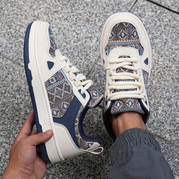 Sports Shoes