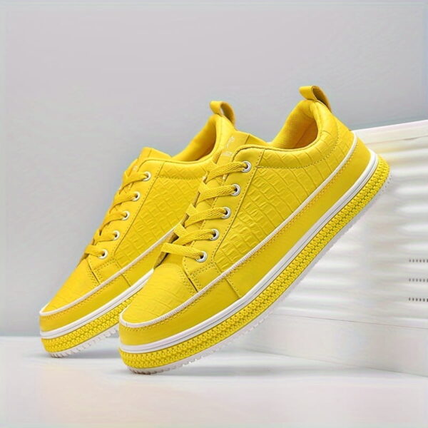 Sports Shoes