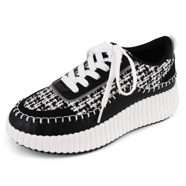 sports shoes