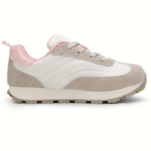sports shoes