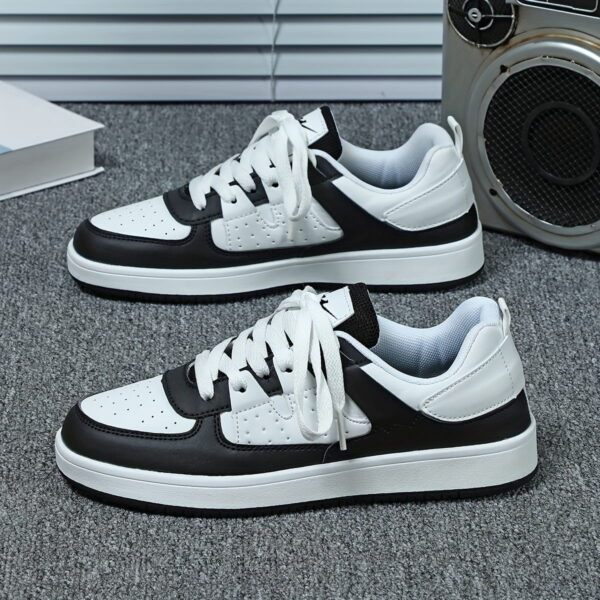sports shoes