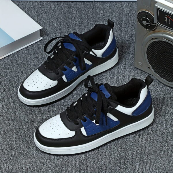 sports shoes