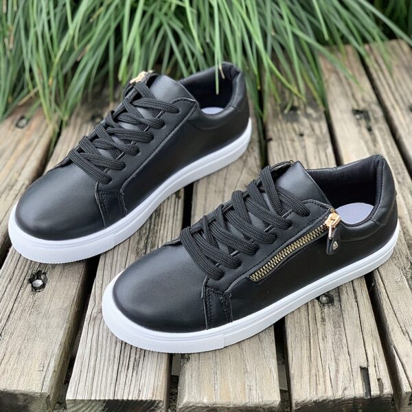 Sports Shoes