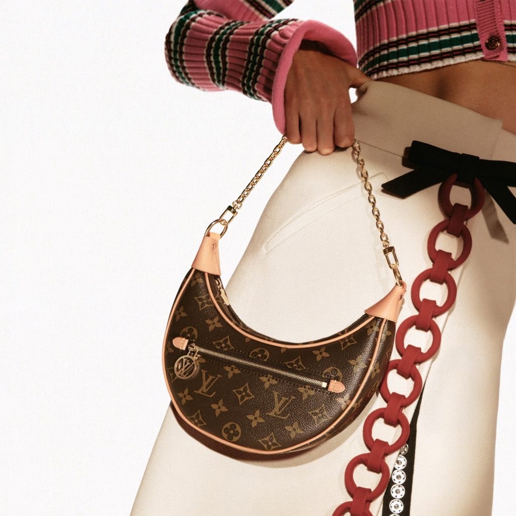 louis-vuitton-loop-monogram-handbags--M81098_PM1_Ambiance view